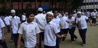 করোনাভাইরাস: স্কুল বন্ধে শিক্ষা কার্যক্রম ছাড়াও কী হারাচ্ছে শিশুরা?