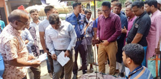 কেশবপুরে কলার দাম বেশি রাখায় জরিমানা