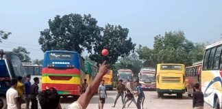 আজ সকাল থেকে বিএনপির ডাকা দুদিনের অবরোধ শুরু