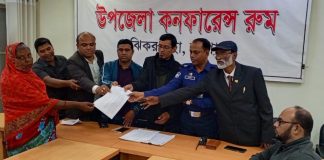 ঝিকরগাছার ১৭টি কাথলিক গির্জায় ৫০০ কেজি চাল বিতরণ