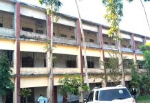 পরিত্যক্ত ঘোষণার পরও মনিরামপুর মহিলা ডিগ্রি কলেজের জরাজীর্ণ ভবনে পাঠদান