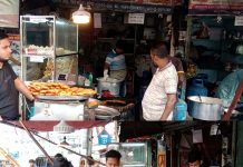 খোলা স্থানে জিলাপি বিক্রি ভোক্তা অধিকারের অভিযানের পর ‘যথা পূর্বং তথা পরং’