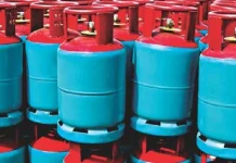 এলপি গ্যাসের দাম আবার বাড়ল: ১২ কেজির সিলিন্ডারের নতুন দাম ১,২৫৩ টাকা, সন্ধ্যা থেকেই কার্যকর