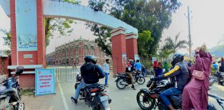নিরাপত্তার কড়াকড়িতে বন্ধ যশোর কালেক্টরেট চত্বরের দুয়ার