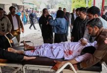 পাকিস্তানে শিয়া মসজিদে বিস্ফোরণের ঘটনায় নিহতের সংখ্যা বেড়ে ৩১