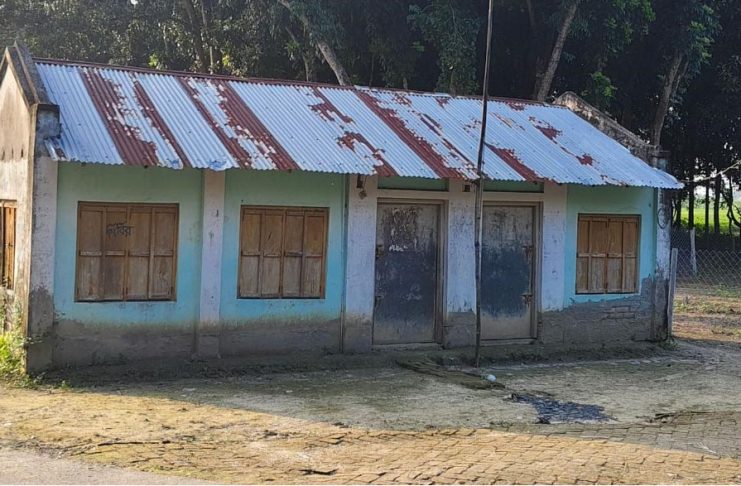 যশোরের চৌগাছার পাশাপোল ইউনিয়ন পরিষদ ভবন!