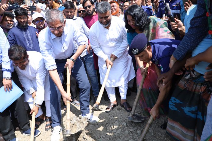 চুয়াডাঙ্গার আলমডাঙ্গায় ৭ কিলোমিটার ডি-১৫ এন খালকাটা উদ্বোধন 