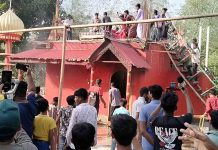 কুষ্টিয়ায় আস্তানায় হামলা চালিয়ে কথিত পীরকে পিটিয়ে হত্যা, ভাঙচুর-আগুন