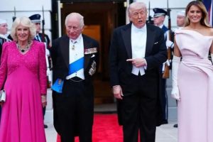 White House-Britain's King-Gift-Bell