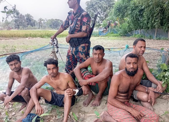 যশোর-বেনাপোল-ইছামতি-মাদক-চোরাচালানি-আটক