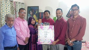 যশোরে শিশুর হাতে প্রধানমন্ত্রীর উপহার