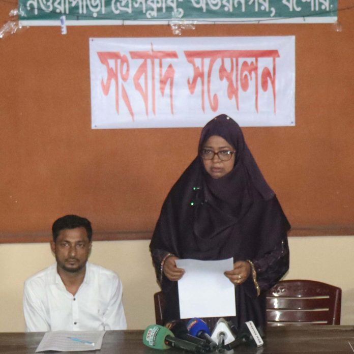অভয়নগরে মাদক ব্যবসা ছেড়ে দেওয়ার ঘোষণা