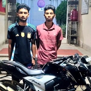চুরি হওয়া মোটরসাইকেল উদ্ধারের পর গ্রেপ্তার দুই যুবকের