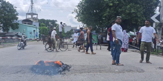 নওয়াপাড়া নৌবন্দরে হরতাল