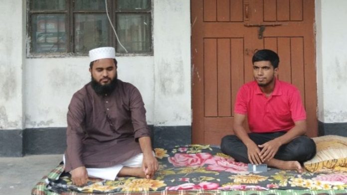 ইসলামী বিশ্ববিদ্যালয়ের শহীদ জিয়াউর রহমান হলে সিট সংকটের প্রতিবাদে প্রভোস্ট কক্ষে তালা ঝুলিয়ে অবস্থান করছেন দুই শিক্ষার্থী