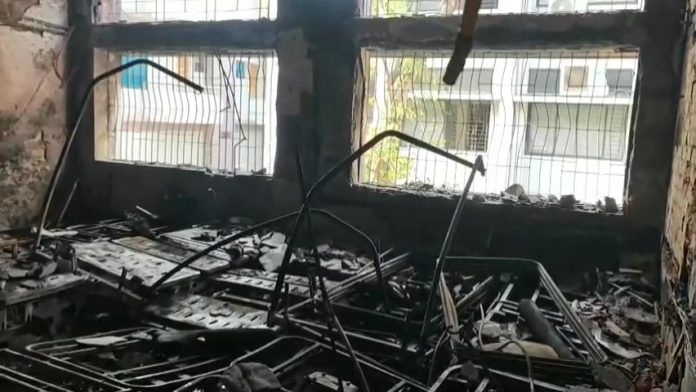 খুলনা মেডিকেল কলেজের জরুরি অস্ত্রপচার কক্ষে ভয়াবহ আগুন