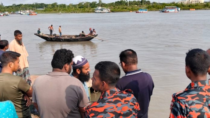 মোংলায় নদীতে মাছ ব্যবসায়ী নিখোঁজ