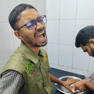 বনরক্ষীদের ওপর হামলা করে হরিণ শিকারী ছিনতাই