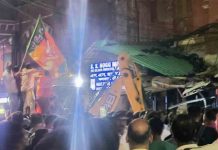পশ্চিমবঙ্গে নির্বাচন-পরবর্তী সহিংসতা অব্যাহত, আসানসোলে দলীয় কার্যালয়ে আগুন-ভাঙচুর পশ্চিমবঙ্গে ভোট-পরবর্তী সহিংসতায় আসানসোলে দলীয় কার্যালয়ে আগুন