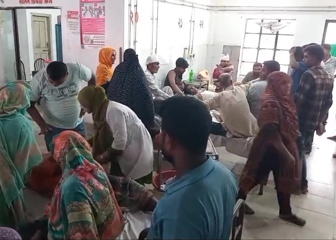 নড়াইলে মসজিদ কমিটি নিয়ে সংঘর্ষ আহত ১০