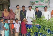 যশোরে শুদ্ধাঙ্গন স্কুলের উদ্যোগে বৃক্ষরোপণ ও শিশুদের চারা বিতরণ
