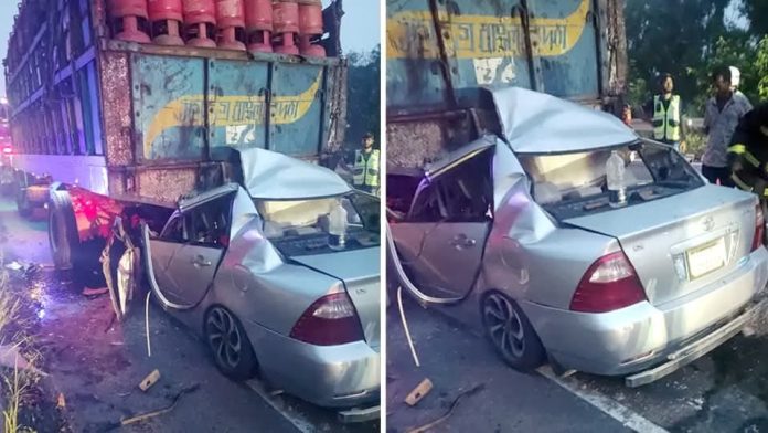 ফরিদপুরের ভাঙ্গা এক্সপ্রেসওয়েতে ট্রাকের পেছনে প্রাইভেটকারের সংঘর্ষে দুমড়ে-মুচড়ে যাওয়া গাড়ি