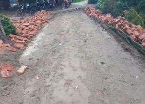 চাঁদা দাবির অভিযোগে রাস্তার কাজ বন্ধ