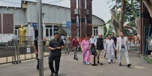 বেনাপোল দিয়ে বাংলাদেশে পৌঁছালেন ভারতের নতুন হাইকমিশনার দীনেশ ত্রিবেদী