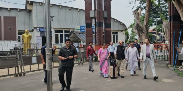 বেনাপোল দিয়ে বাংলাদেশে পৌঁছালেন ভারতের নতুন হাইকমিশনার দীনেশ ত্রিবেদী