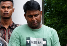 বেনাপোলে গ্রেফতার কাস্টমসের রাজস্ব কর্মকর্তা ইন্দ্রজিত যশোরে হত্যা মামলায় আসামি বেনাপোল কাস্টমসে চোরাই মালামাল কেলেঙ্কারি