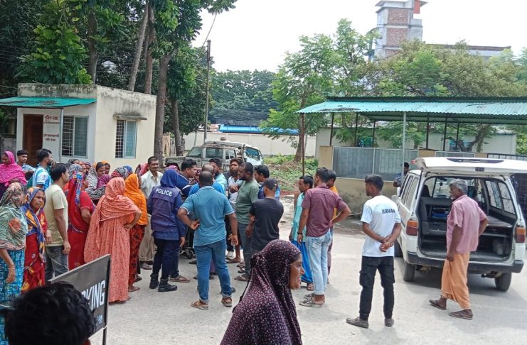 যশোর জেনারেল হাসপাতাল : শিশুর মরদেহ নিজস্ব বাহনে নিতে বাধা