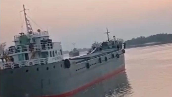 সুন্দরবনে ৫ জাহাজে ডাকাতির চেষ্টা