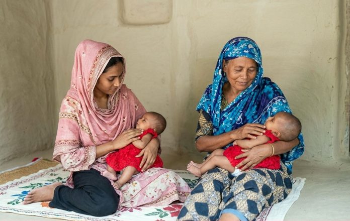 যমজ কন্যাসন্তান জন্ম দেওয়ায় স্ত্রীকে তালাক