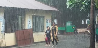 তপ্ত যশোরে শান্তির বৃষ্টি, ২৭ মিলিমিটার বর্ষণে মিলল স্বস্তি তপ্ত যশোরে শান্তির বৃষ্টি