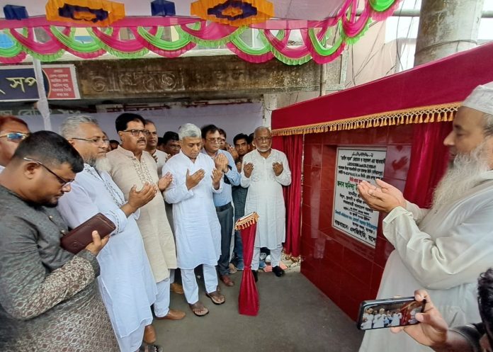 চাঁচড়ায় ৪ কিলোমিটার সড়ক সংস্কার ও প্রশস্তকরণ কাজের উদ্বোধন করলেন প্রতিমন্ত্রী অনিন্দ্য ইসলাম অমিত
