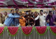 মঙ্গলপ্রদীপ প্রজ্বলনের মাধ্যমে নীলগঞ্জ মহাশ্মশানে ২৪ প্রহরব্যাপী মহানামযজ্ঞ শুরু