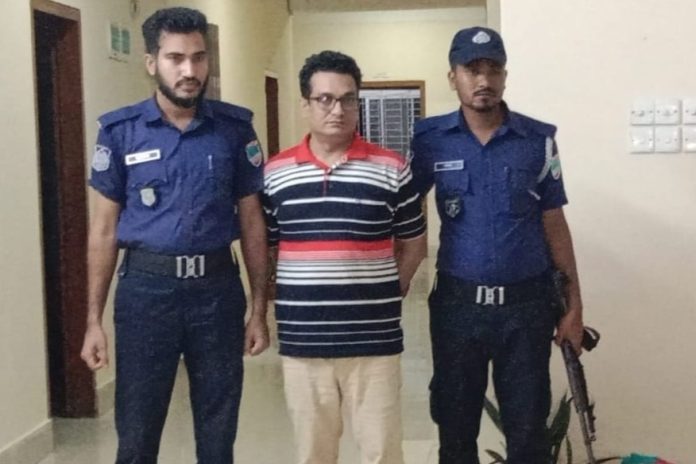 বেনাপোল ইমিগ্রেশন ঝিনাইদহ স্বেচ্ছাসেবক লীগ সভাপতি আটক