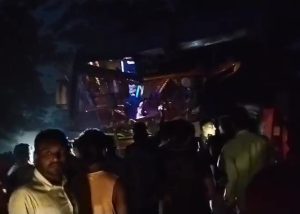 ভাঙ্গায় বিকল পিকআপে বাসের ধাক্কা