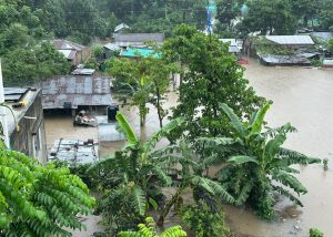 টানা বৃষ্টিতে চৌগাছার নিচু এলাকা প্লাবিত -লোকসমাজ