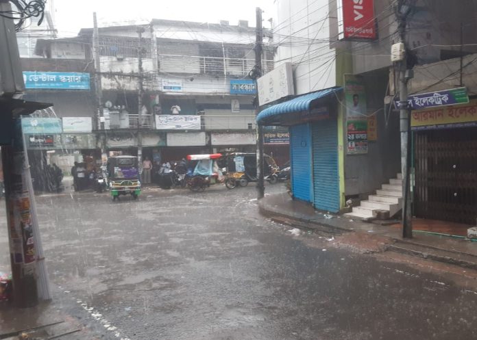 যশোরে টানা বৃষ্টি, আরও ৪৮ ঘণ্টা ভারি বর্ষণের আশঙ্কা