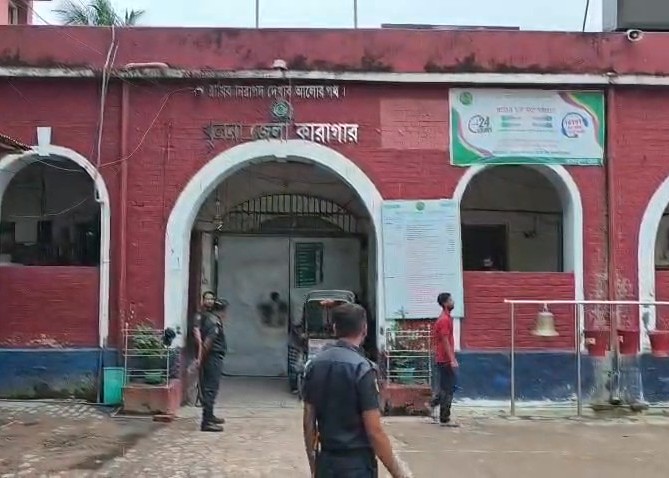 খুলনায় কারাগারের প্রাচীর টপকে পালাল বন্দী
