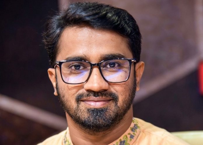 ঝিনাইদহে ২৪ ঘণ্টায় উঠে যাওয়া সড়ক পরিদর্শন, ঠিকাদারের লাইসেন্স বাতিলের নির্দেশ