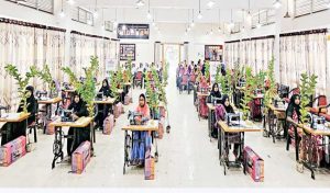 সেলাই মেশিনে স্বপ্ন বুনবেন নান্দাইলের ২০ নারী