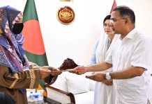 শহীদ দুই সেনাসদস্যের পরিবারের পাশে থাকার আশ্বাস প্রধানমন্ত্রীর