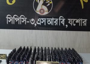 যশোরে দিগন্ত পরিবহনের বাসে ১৬৮ বোতল ফেয়ারডিল উদ্ধার