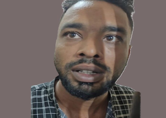 যশোরে দাম্পত্য জীবনের ব্যক্তিগত ছবি ছড়ানোর অভিযোগে স্বামী আটক