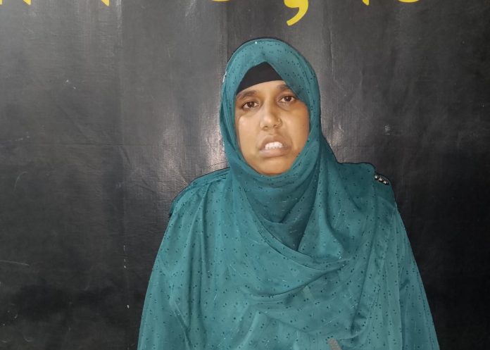 যশোরে পায়ের সঙ্গে বাঁধা ৯৯৭ পিস ইয়াবাসহ নারী আটক