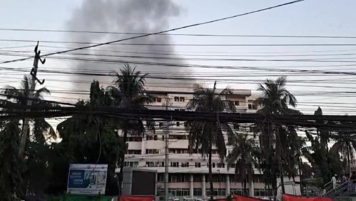 ময়মনসিংহ মেডিকেলে অগ্নিকাণ্ড, পদদলিত হয়ে শিশুসহ ৬ জনের মৃত্যু