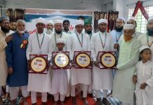 ঝিকরগাছায় ৪ নবীন হাফেজকে পাগড়ি ও সম্মাননা প্রদান