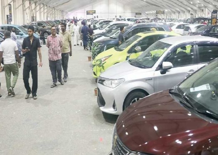 ক্রেতাদের আগ্রহে এক ঘণ্টা বাড়ল আইসিসিবির কার বাজারের সময়
